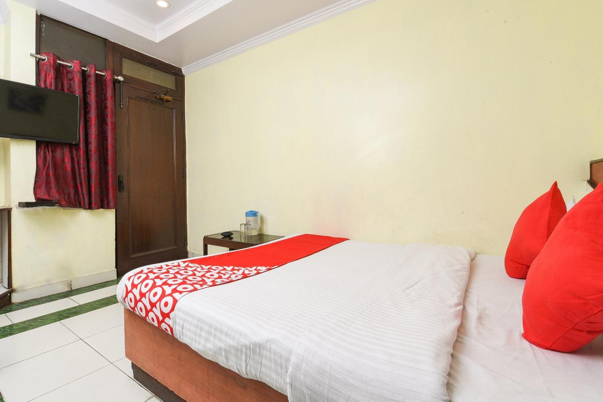 Hotel O Palace New Delhi
